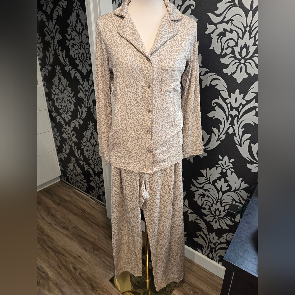 Tommy John | Women's Downtime Long Sleeve Pajama Top & Pant Set | Size Small